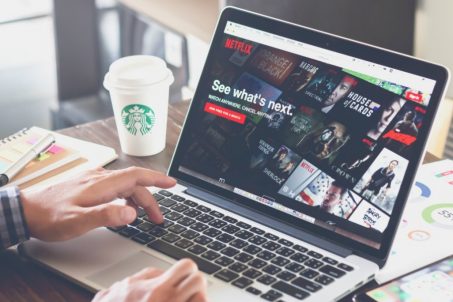 疫情解封經濟復甦！上班族重回辦公室重傷Netflix